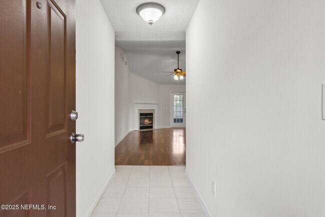Foto del edificio - 616 Fallen Timbers Dr