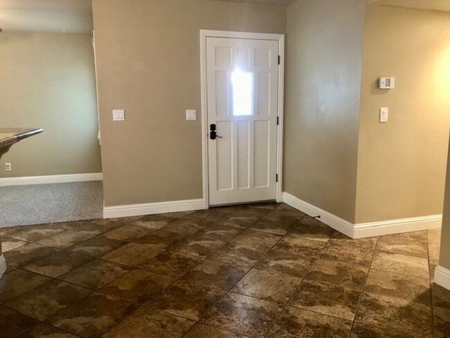 Building Photo - Nice 3 bed, 2 bath home in El Dorado Hills