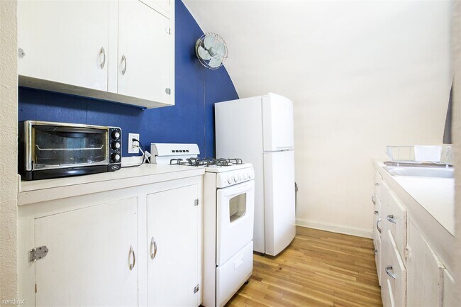 Foto del edificio - 1 br, 1 bath Duplex - 219 North Shields St...