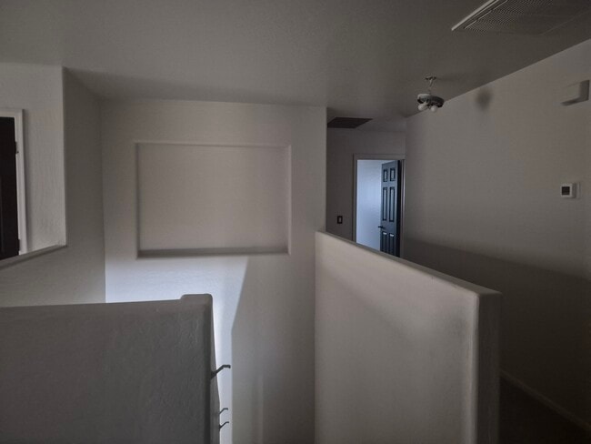 Foto del edificio - 3061 E Mineral Park Rd