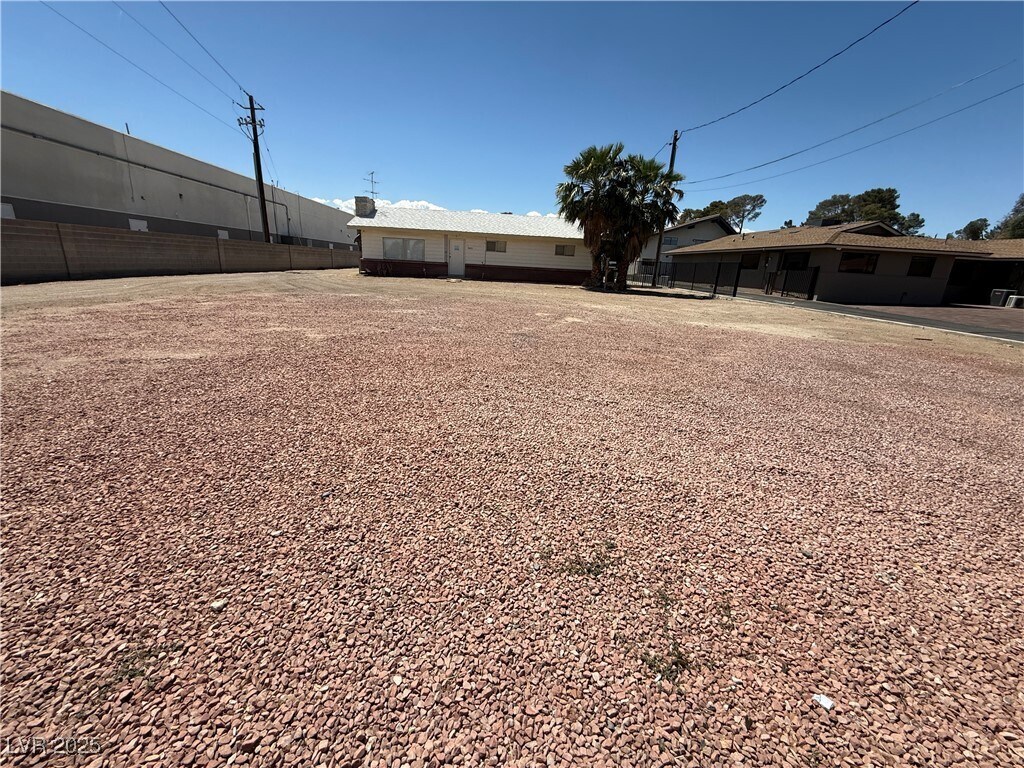 Foto principal - 5643 S Pecos Rd
