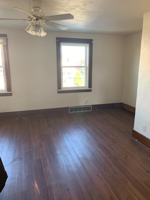 Building Photo - 1727 Kimball Ave