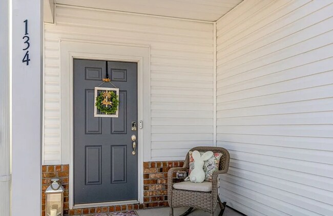 Foto del edificio - Modern 3 Bedroom Home Available October 1s...