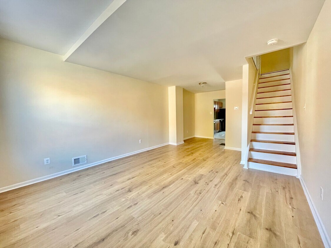 Primary Photo - Renovated Home for Rent