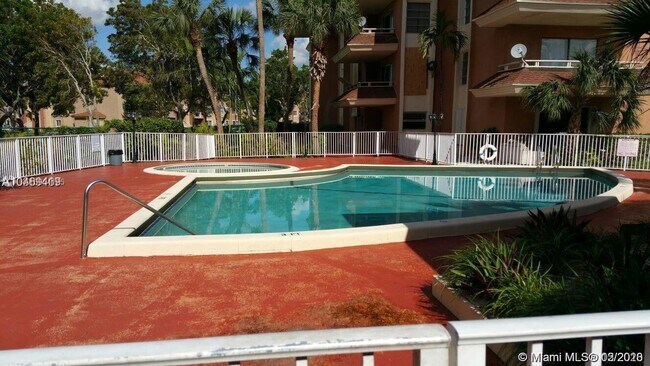 Foto del edificio - 17530 NW 68th Ave