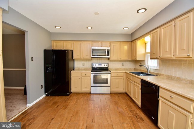 Building Photo - 9443 Park Hunt Ct