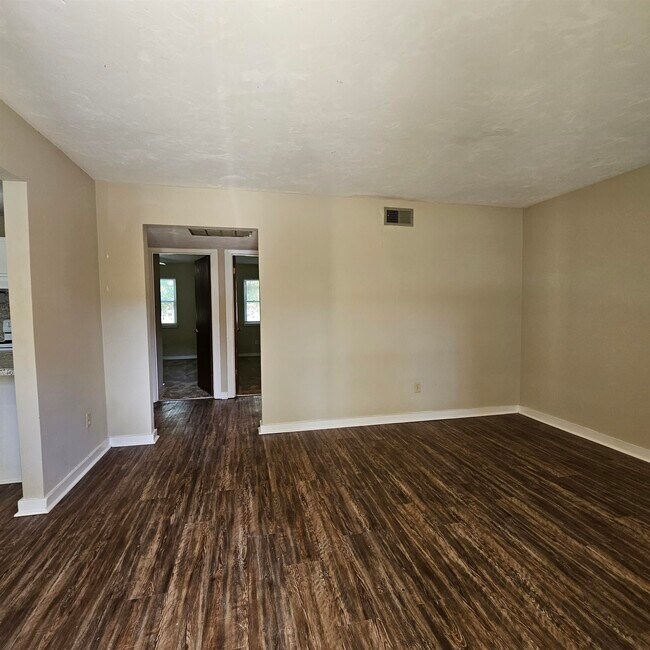 Building Photo - 537 Hart St