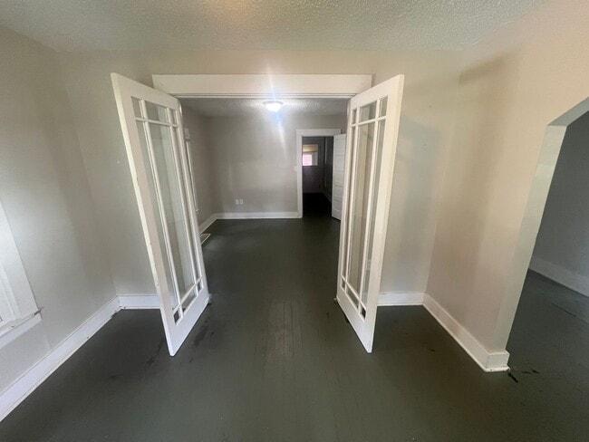Building Photo - Home for rent in Elizabethtown! Less than ...