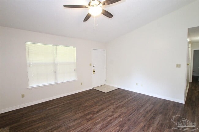 Foto del edificio - 9345 Chisholm Rd