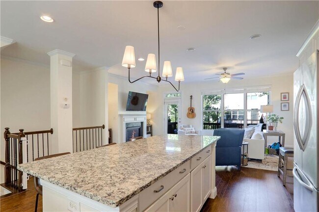 Foto del edificio - 3216 Creole Ln