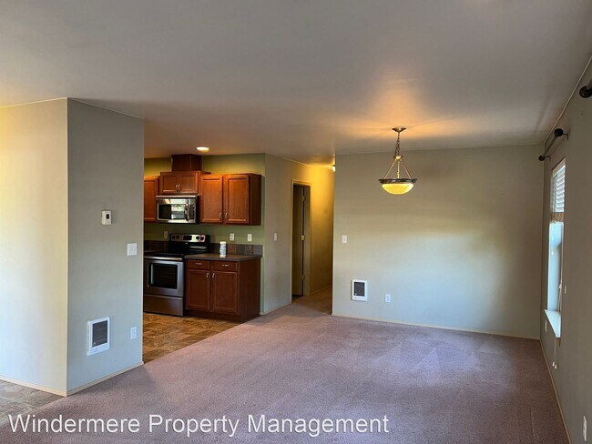 Foto del edificio - 3 br, 2 bath House - 245 NE Max William Loop