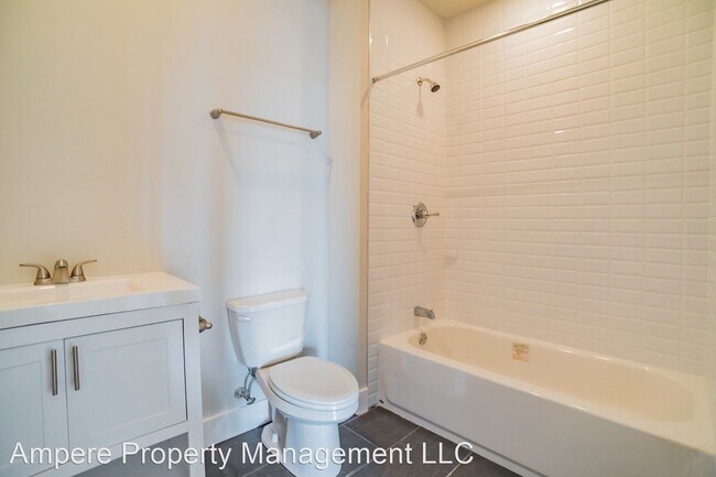 Foto del edificio - 5015 Warrington Ave