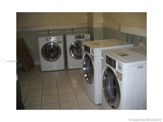 Photo - 3901 S Ocean Dr Apartment