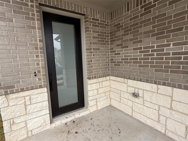 Building Photo - 179 Kings Cyn Dr