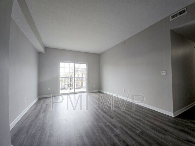 Foto del edificio - 892 Taylor Station Rd