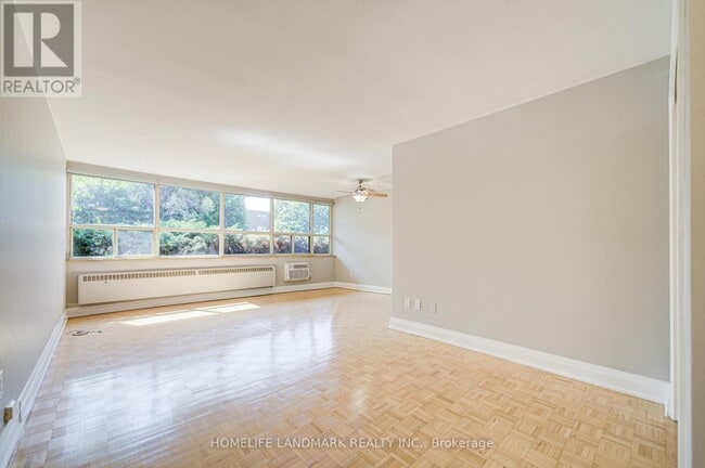 Building Photo - 160-160 The Donway W