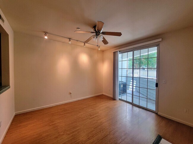 Foto del edificio - Centrally Located 2 Bed 2 Bath Condo With ...