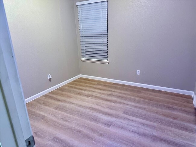 Building Photo - 207 Dragon Ridge Rd