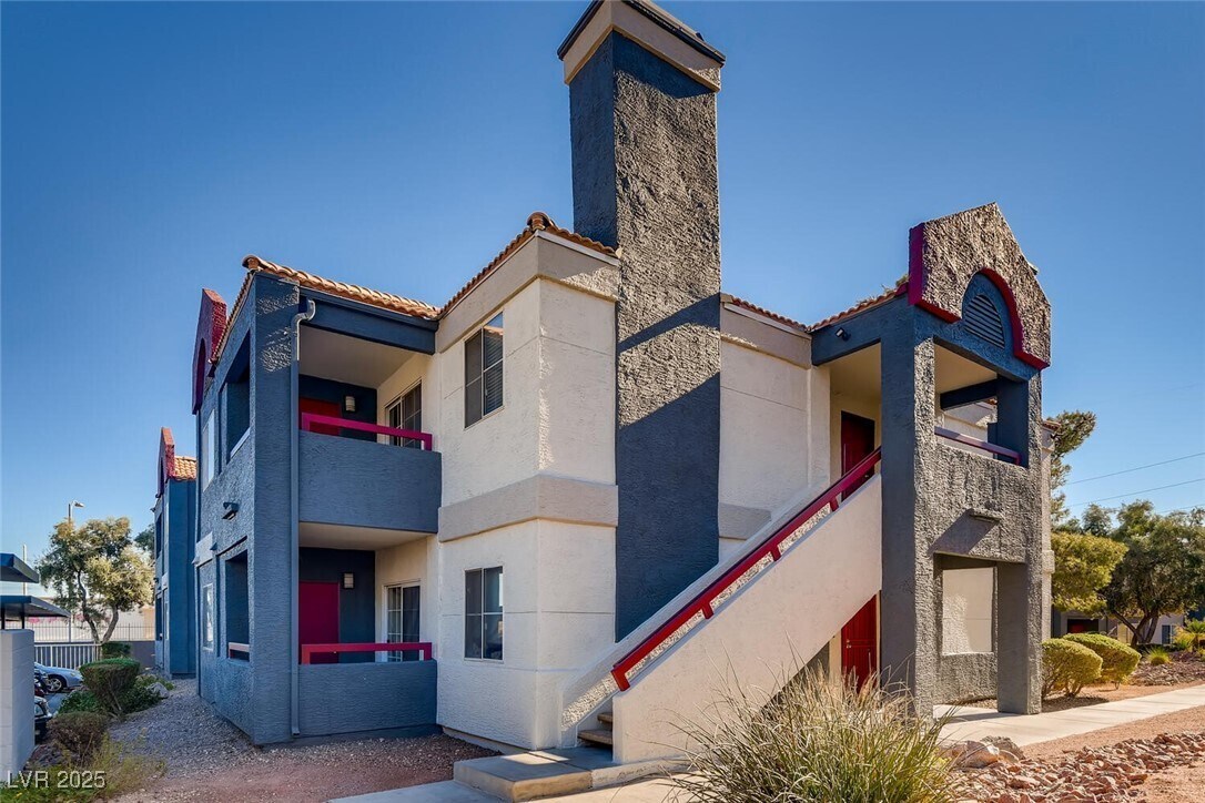 Foto del edificio - 8600 W Charleston Blvd