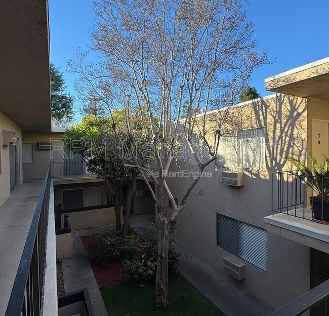 Building Photo - 4350 Troost Ave