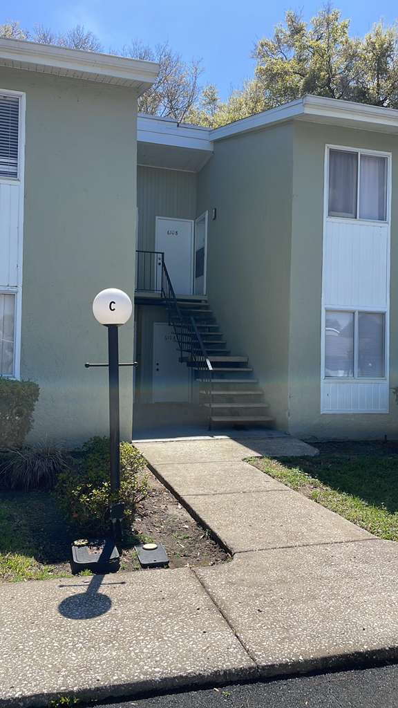 Building Photo - 610 Fairways Cir