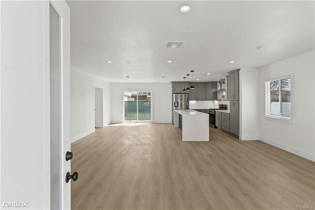 Foto del edificio - 4 br, 3 bath House - 3778 Artesia Blvd