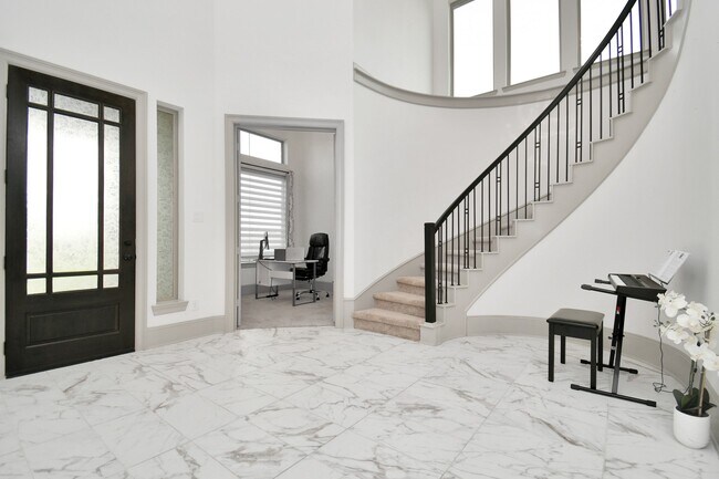 Foto del edificio - 8726 Marina Alto Ln