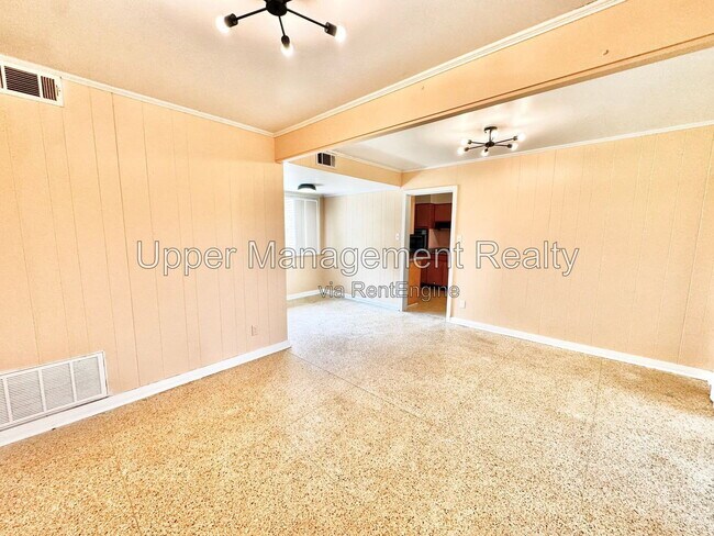 Building Photo - 2655 Hyman Pl