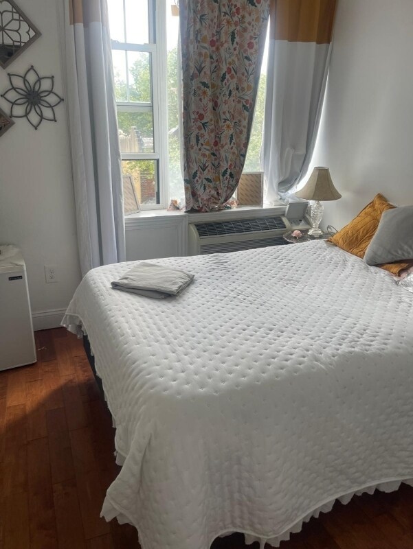 Foto del edificio - 3243 Irwin Ave