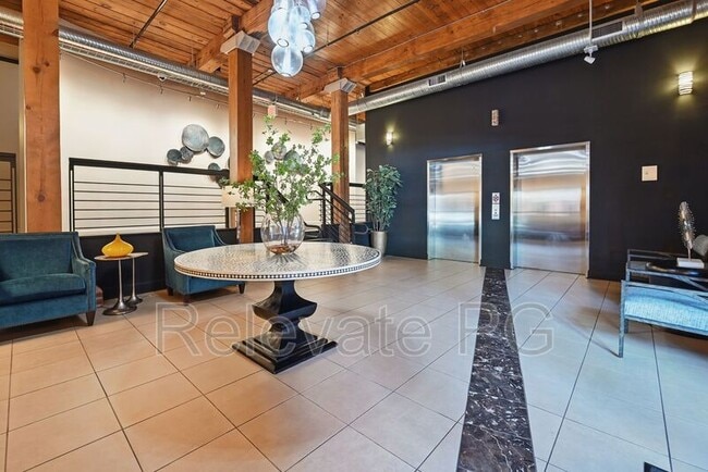 Building Photo - 251 Rocketts Way