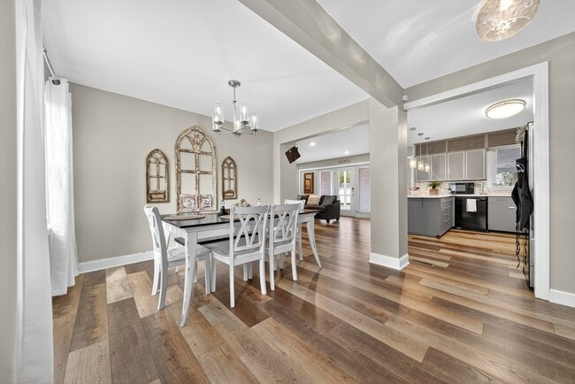 Foto del edificio - 147 Sunset Dr