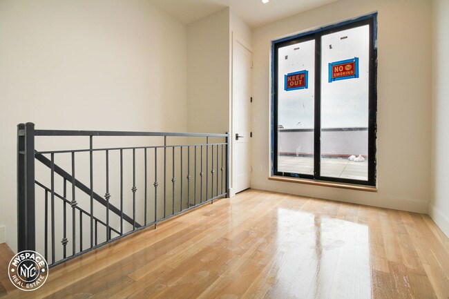 Foto del edificio - 108 Frost St