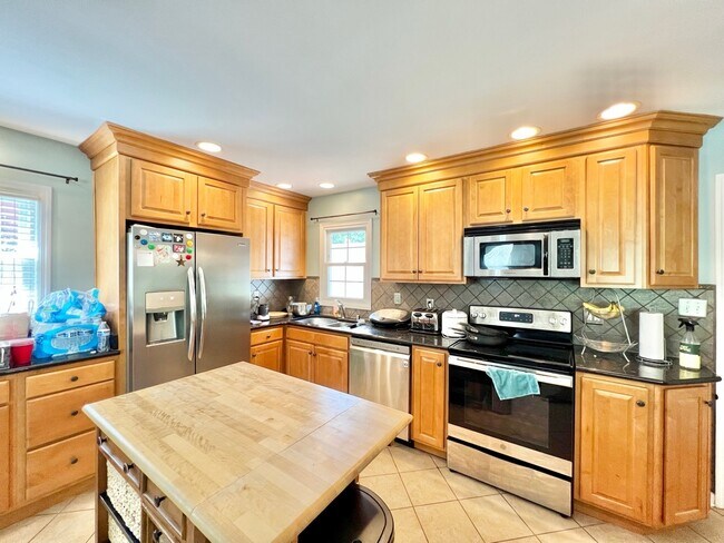 Foto del edificio - 323 E Lowry Ln