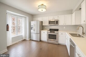 Building Photo - 13820 Rampant Lion Ct