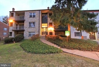 Building Photo - 414 Drummers Ln