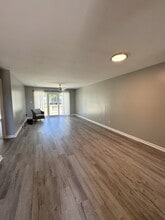 Building Photo - 3015 Old Bryan Dr