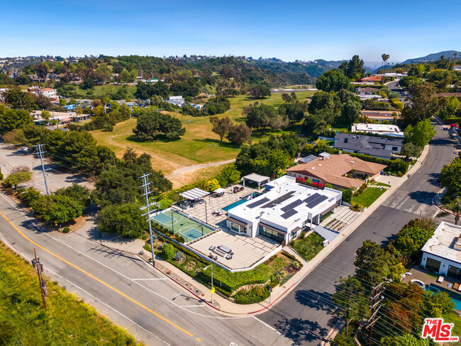 Foto del edificio - 3144 Corda Dr
