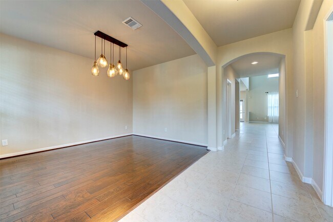 Foto del edificio - 9722 Victoria Rose Ln
