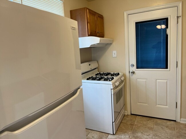 Building Photo - Wonderful Rambler Close to NIH, Walter Ree...