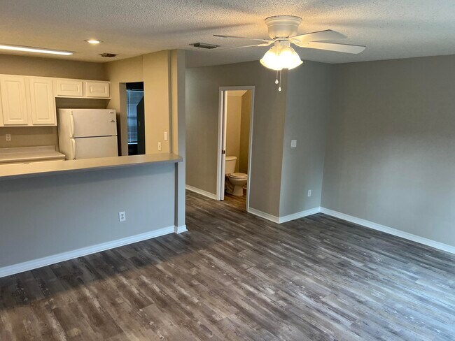 Building Photo - 2263 Whitman Ln