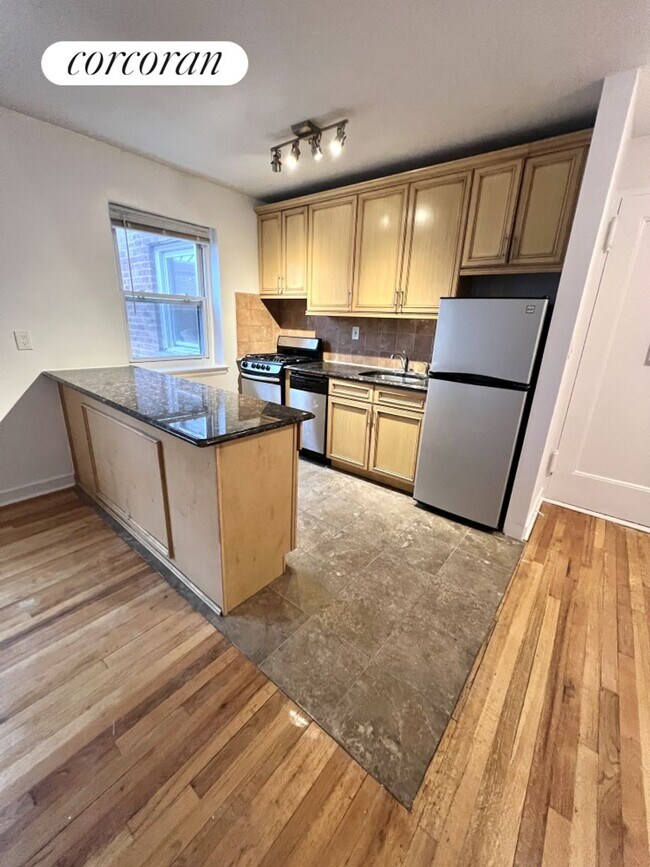 Building Photo - 60 Knightsbridge Rd