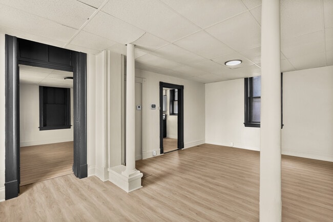 Building Photo - 3630 Tholozan Ave