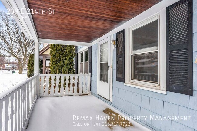 Foto del edificio - 239 E 214th St