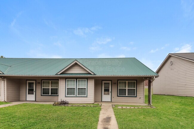 Foto del edificio - 780 Rocky Ridge Flatts