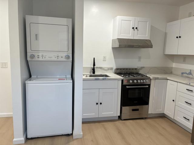 Foto del edificio - 586 Del Mar Ave