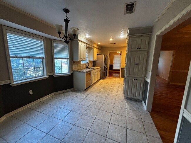 Building Photo - ****JUST REDUCED****232 Boxwood Circle Bra...
