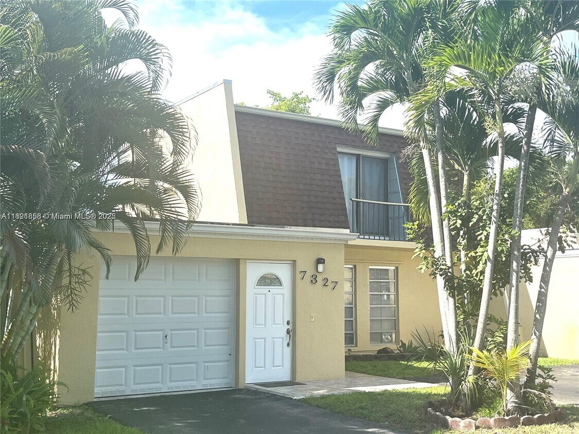 Foto principal - 7327 Pepper Pike Dr