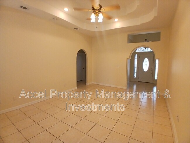 Foto del edificio - 4909 N Cypress St