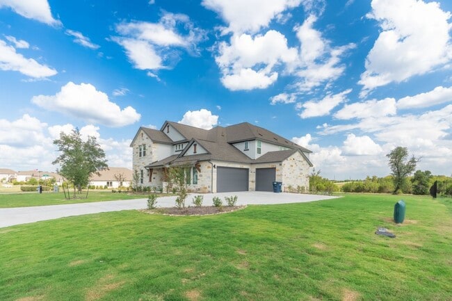 Building Photo - 301 Northcrest Dr