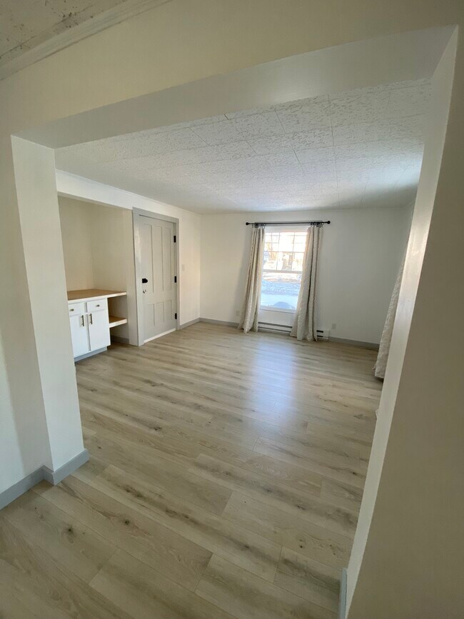 Sala de estar. - 454 Kenwood Ave